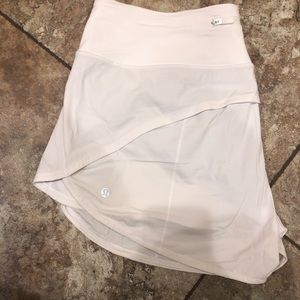 !!SOLD!! DO NOT BUY White Lululemon Speed Up Short